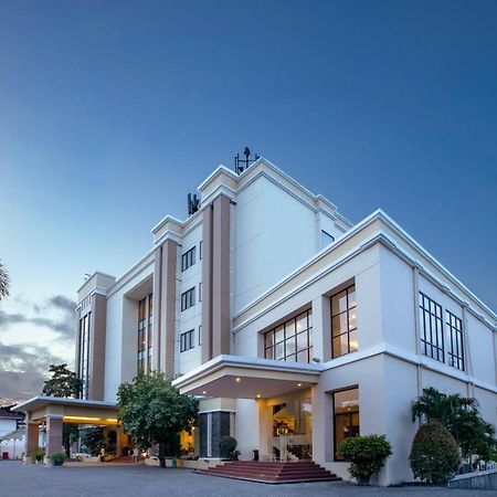 Riss Hotel Malioboro Yogyakarta Exterior photo