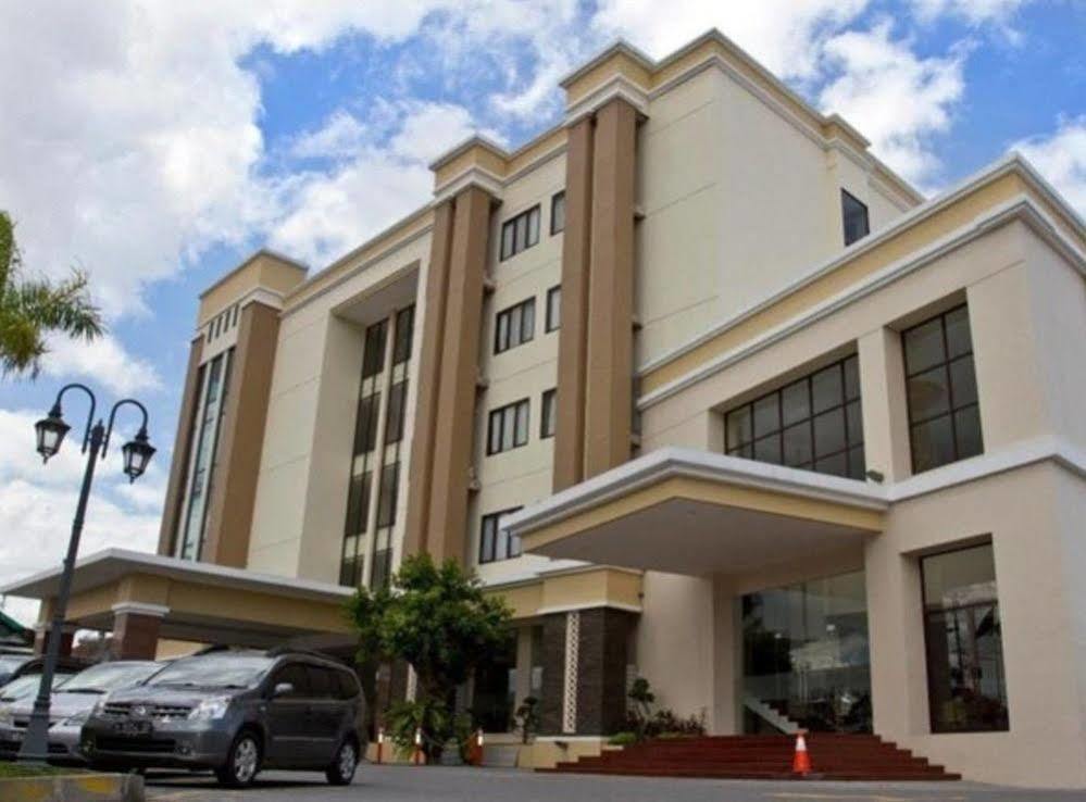 Riss Hotel Malioboro Yogyakarta Exterior photo